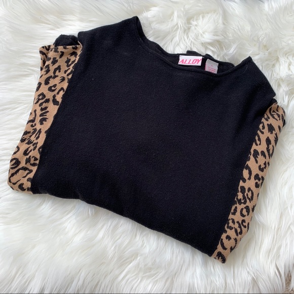 ALLOY Sweaters - ❣️❗️FINAL PRICE➖DONATING SOON. ALLOY leopard panel sweater